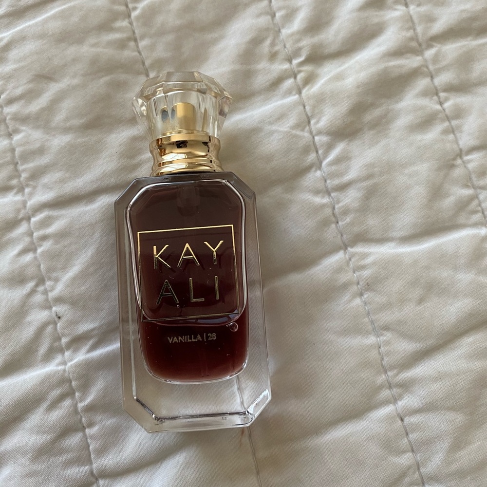 Kayali by Huda Beauty Vanilla | 28